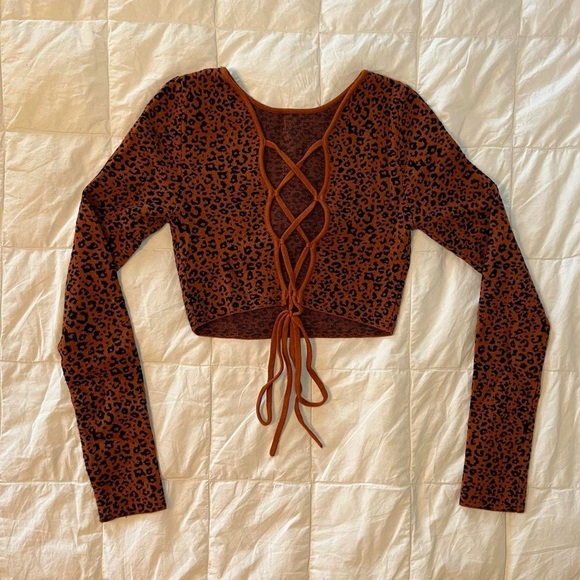Brown and black leopard print long sleeve cropped - Picture 4 of 4